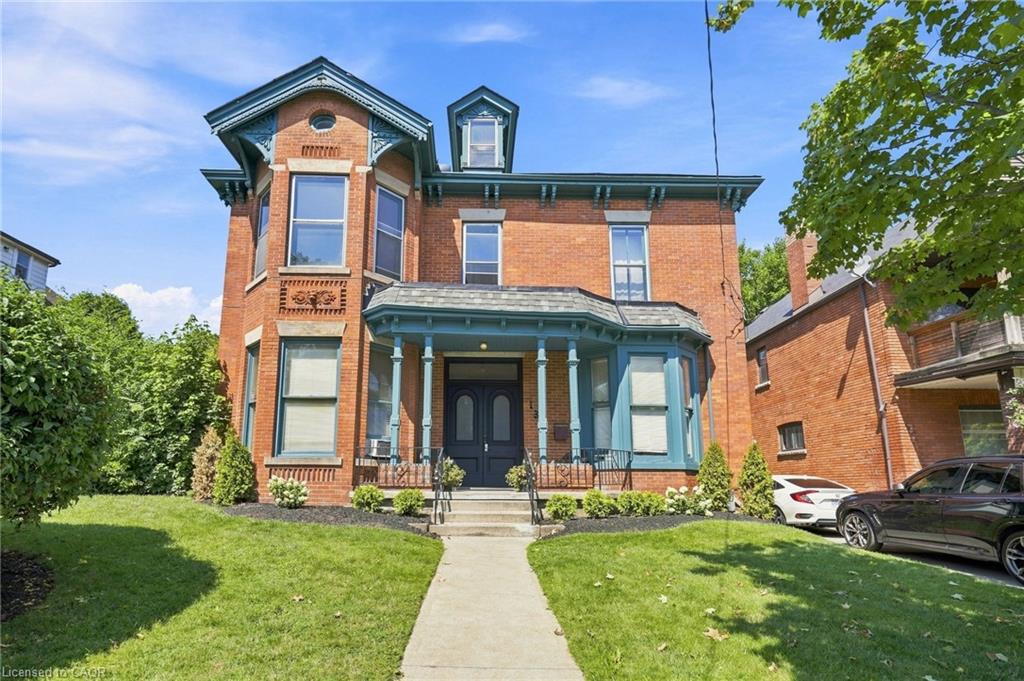 132 Emerald Street S Property Photo 2