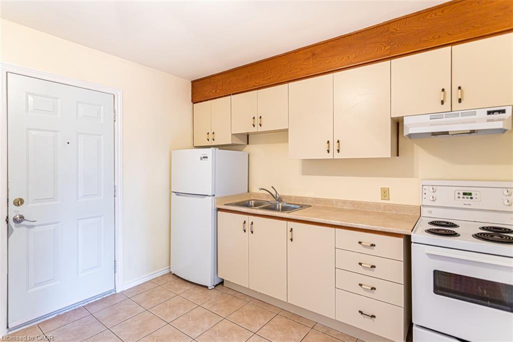 2-718 Ross Street Property Photo 5