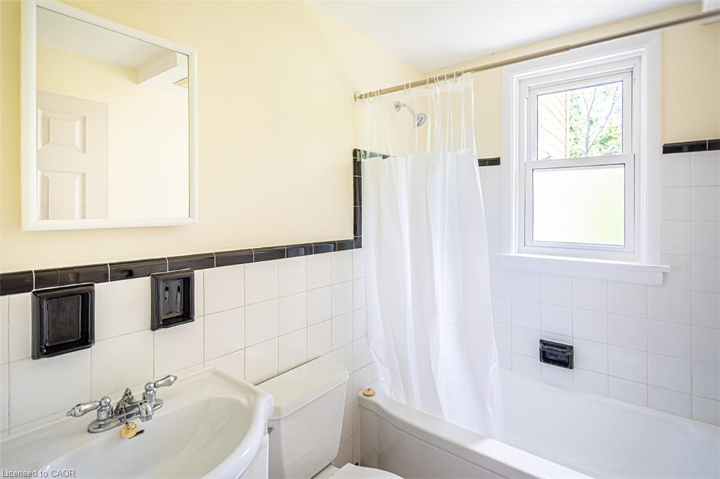 2-718 Ross Street Property Photo 10