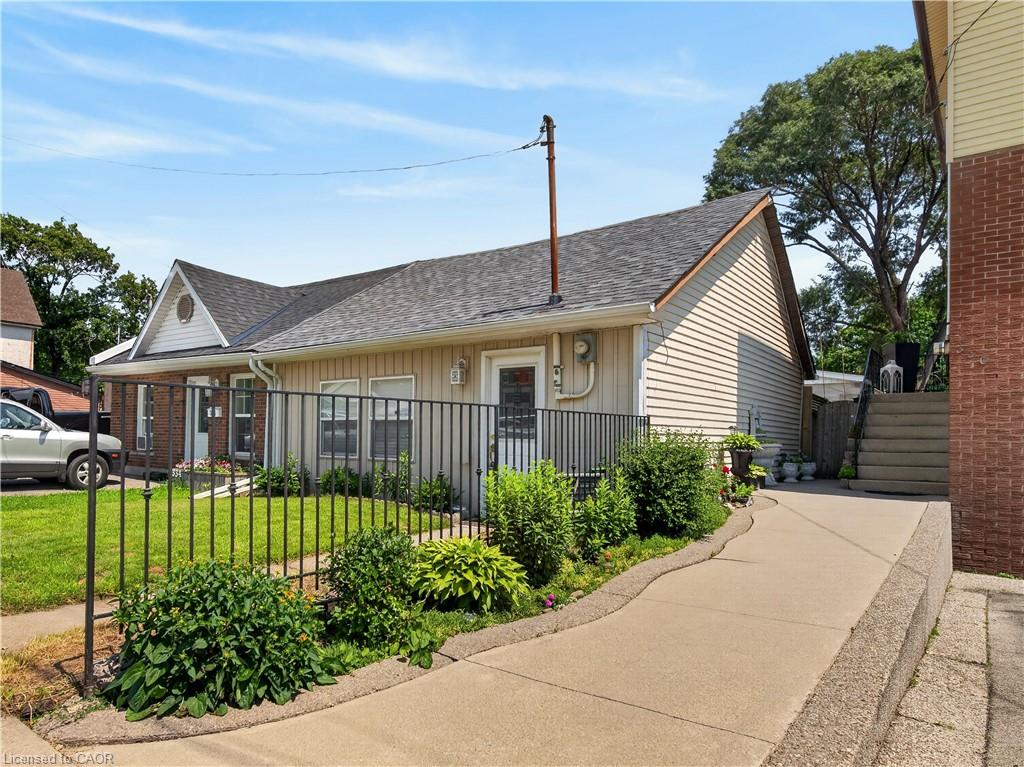 332 East Avenue N Property Photo 2