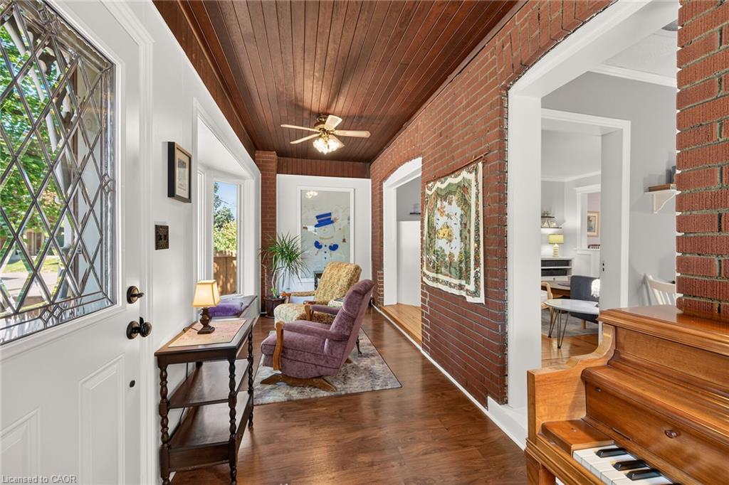13 Paisley Avenue S Property Photo 6