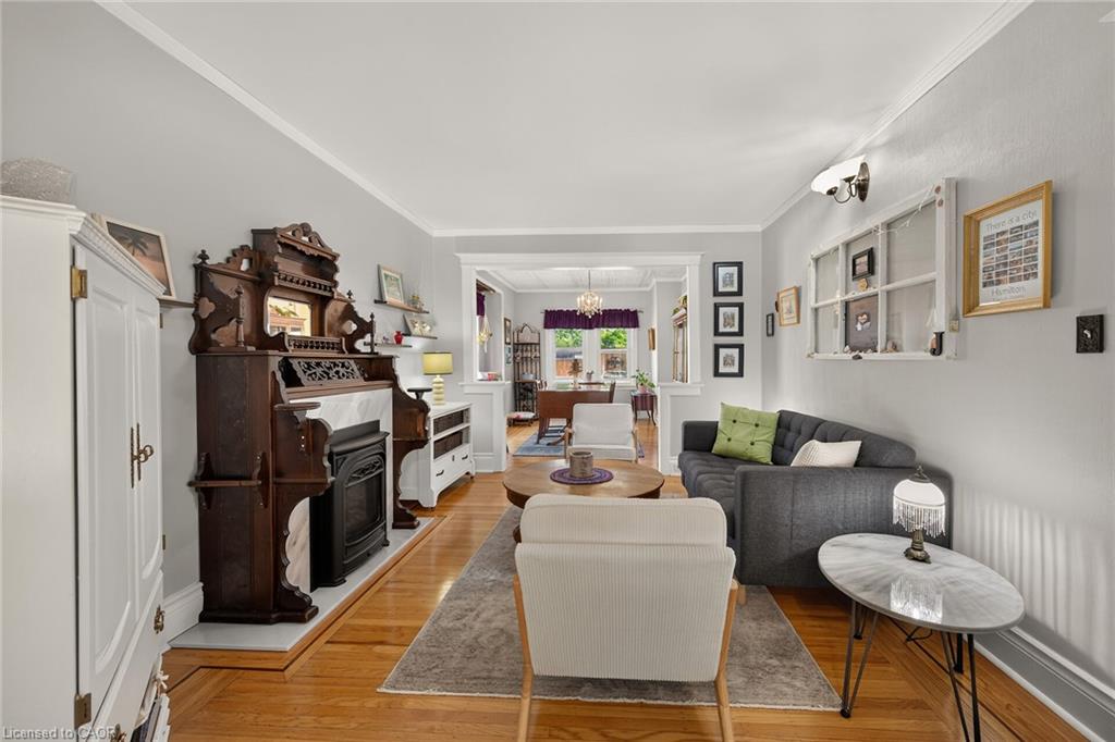 13 Paisley Avenue S Property Photo 8