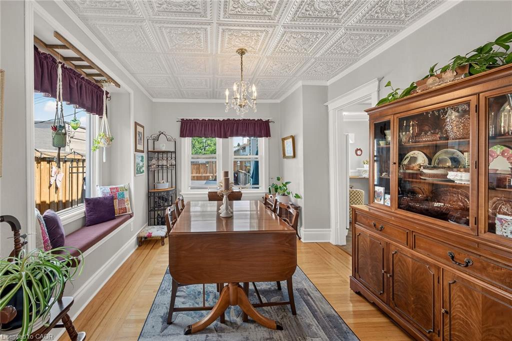 13 Paisley Avenue S Property Photo 11