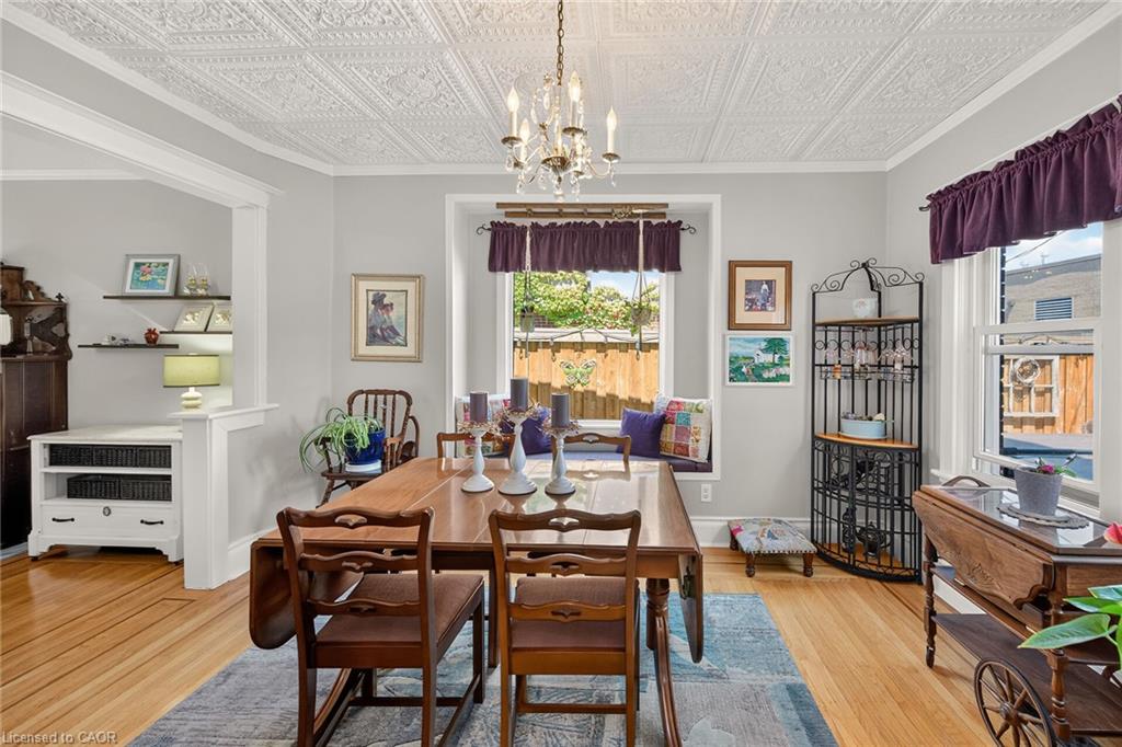 13 Paisley Avenue S Property Photo 12