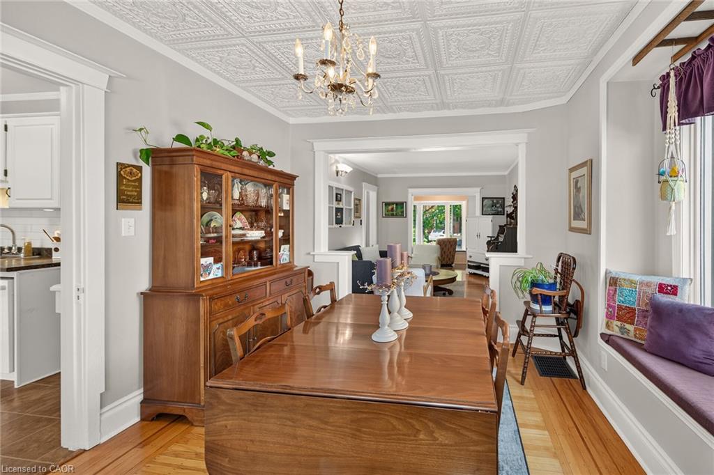 13 Paisley Avenue S Property Photo 13