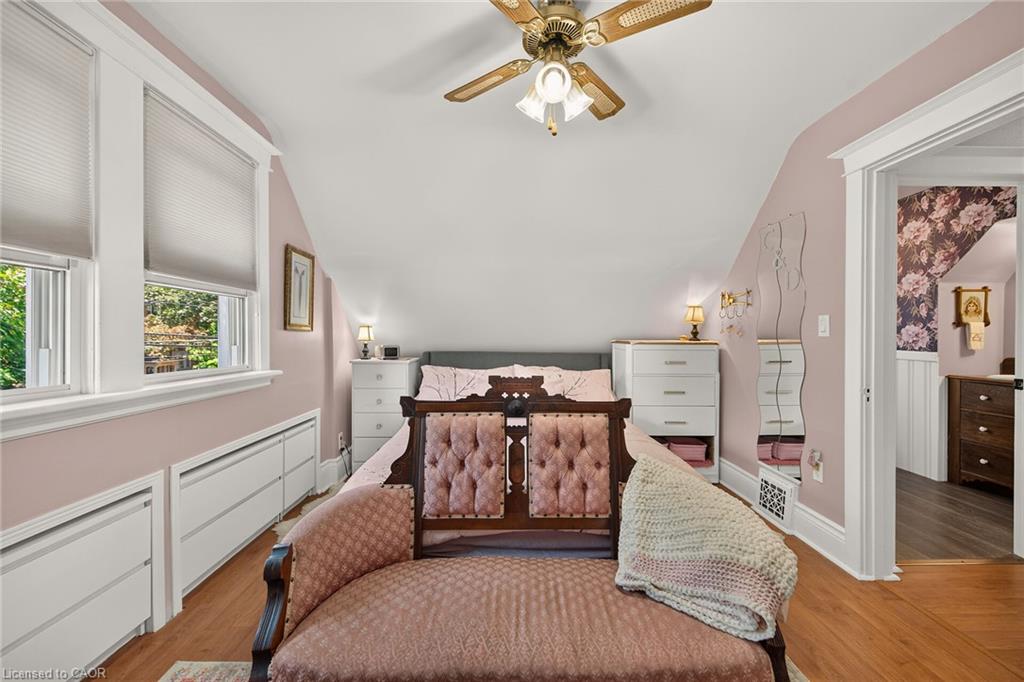 13 Paisley Avenue S Property Photo 22