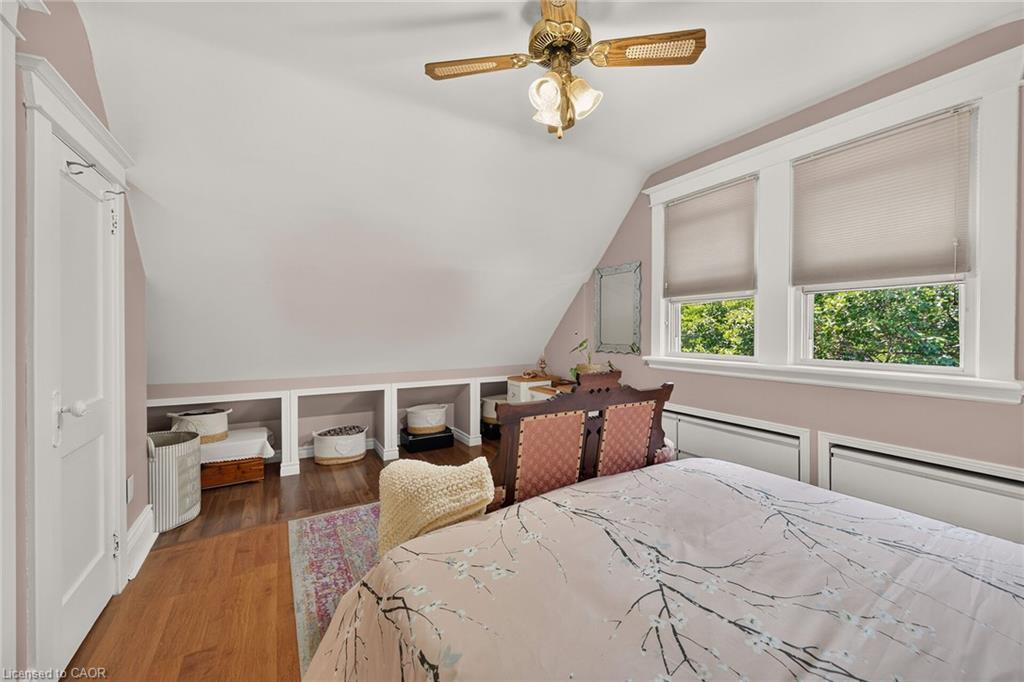 13 Paisley Avenue S Property Photo 23