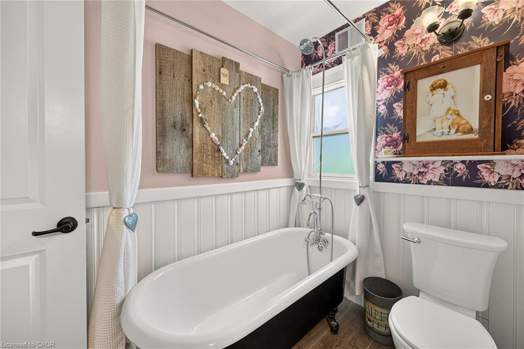 13 Paisley Avenue S Property Photo 26