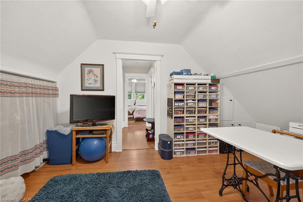 13 Paisley Avenue S Property Photo 28