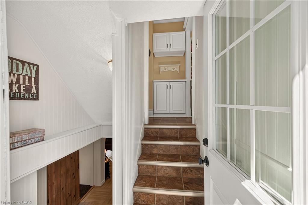 13 Paisley Avenue S Property Photo 30