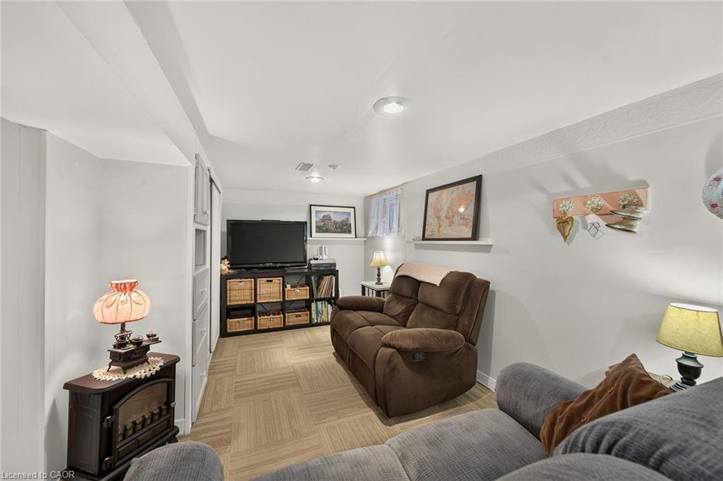 13 Paisley Avenue S Property Photo 31