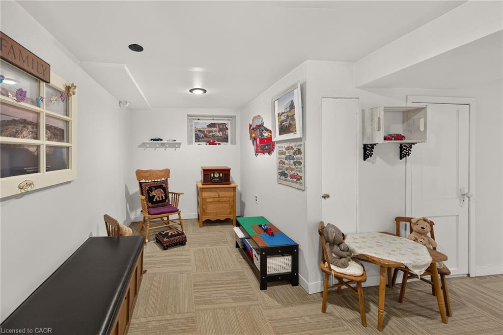 13 Paisley Avenue S Property Photo 32