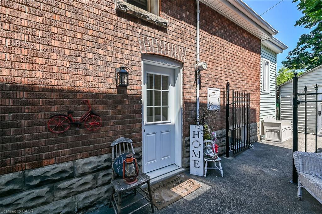 13 Paisley Avenue S Property Photo 37