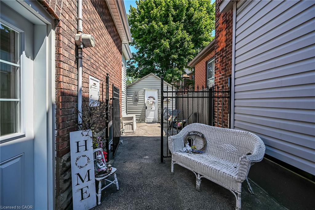 13 Paisley Avenue S Property Photo 38