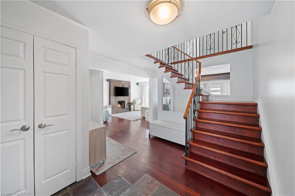 1550 Woodeden Drive Property Photo 3
