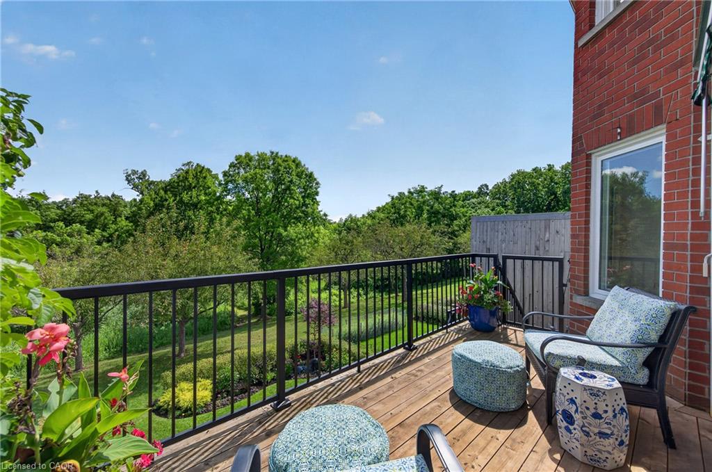 112 Fairwood Place W Property Photo 11