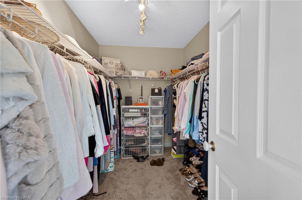 112 Fairwood Place W Property Photo 27