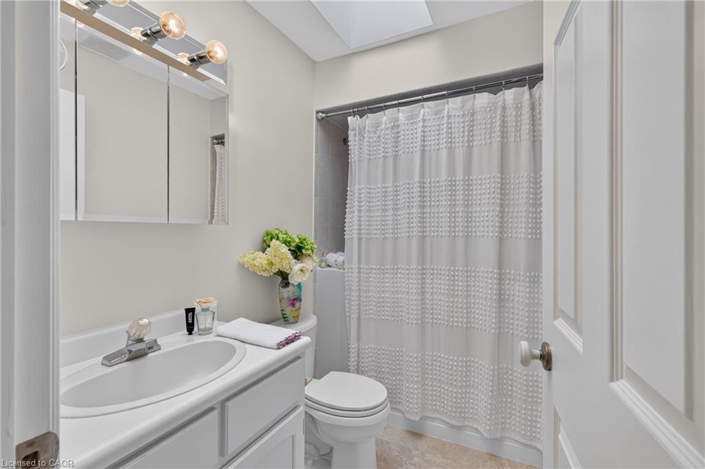 112 Fairwood Place W Property Photo 35