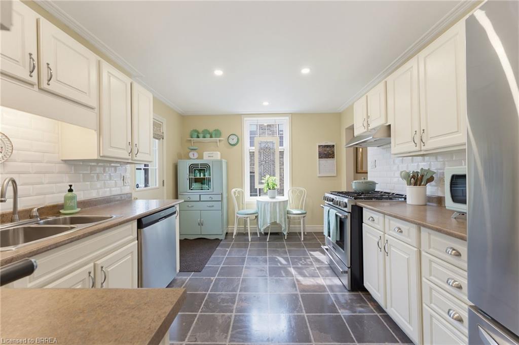 41 Banfield Street Property Photo 17