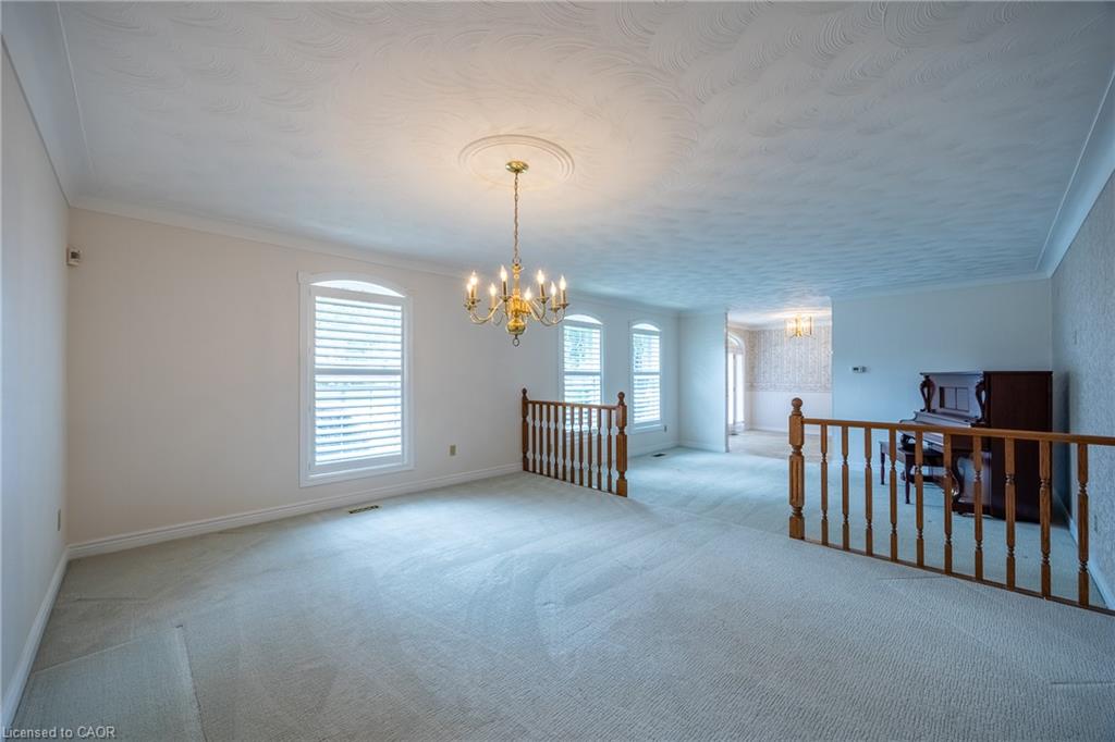 68 Royal Oak Drive Property Photo 6