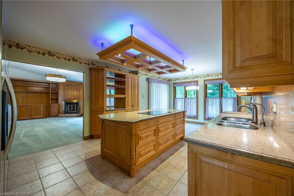 68 Royal Oak Drive Property Photo 8