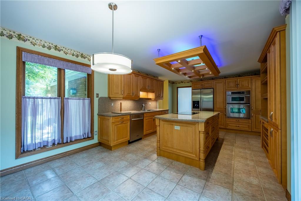 68 Royal Oak Drive Property Photo 10