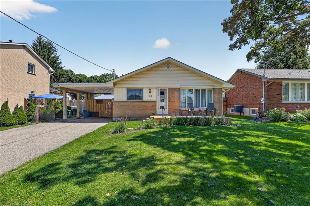 138 Lyndale Crescent Property Photo 1