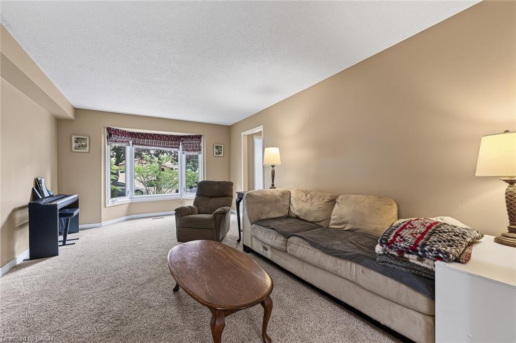27 Sioux Crescent Property Photo 12