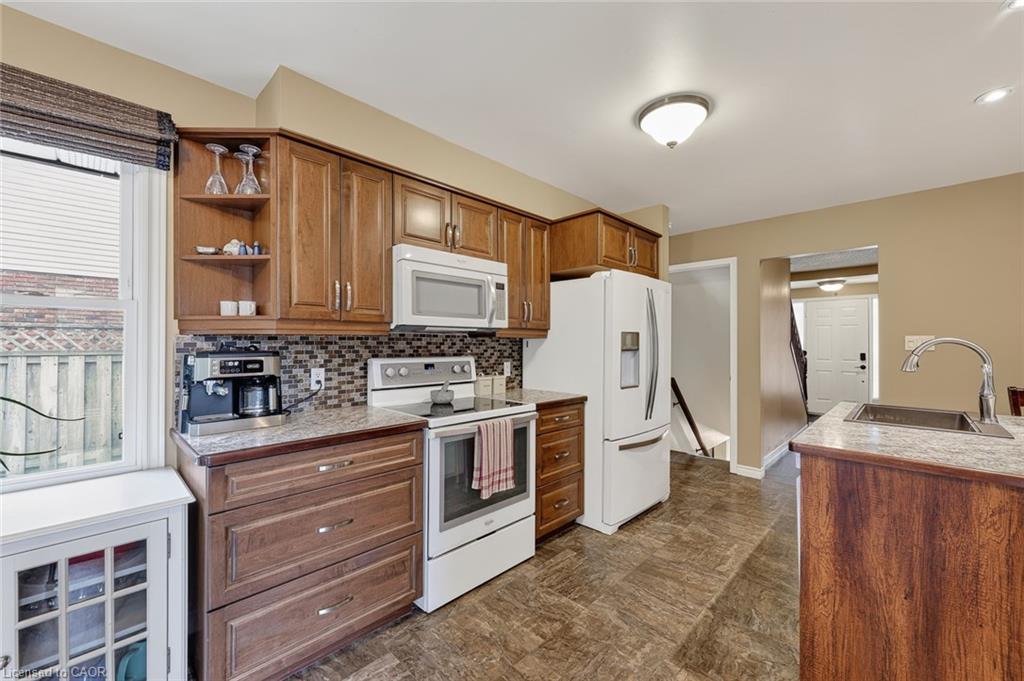 27 Sioux Crescent Property Photo 18