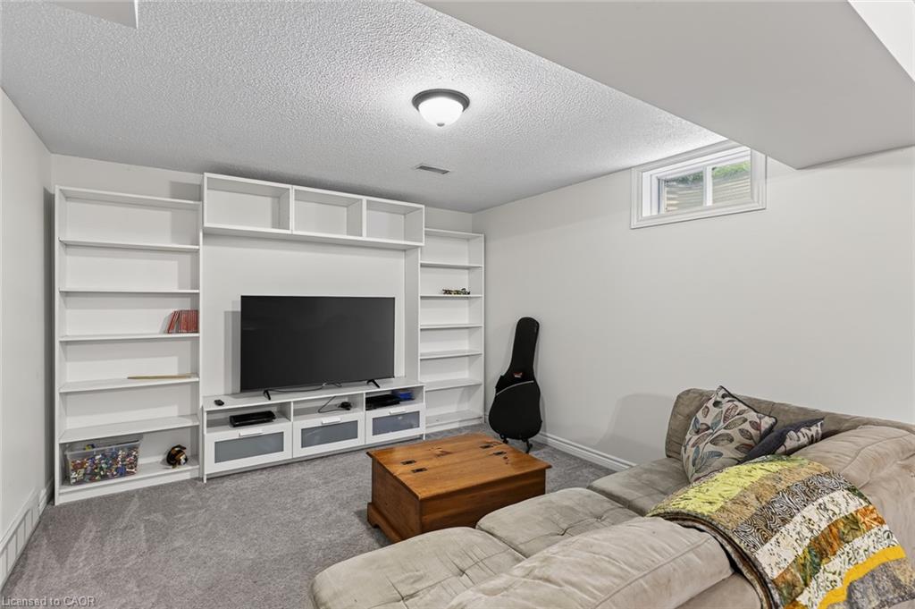 27 Sioux Crescent Property Photo 35