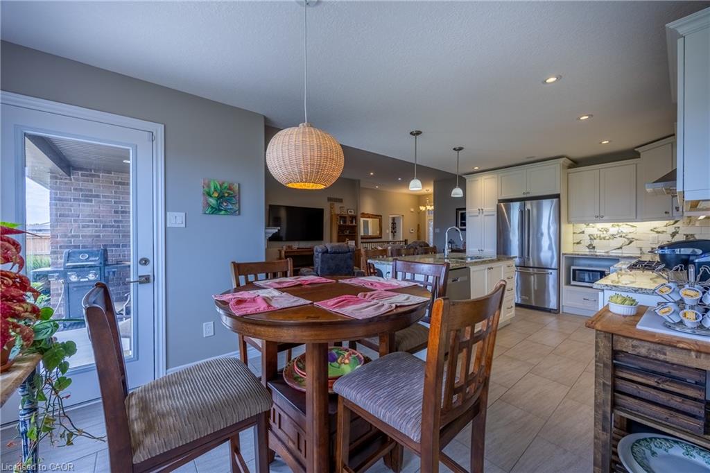 7 Stonebridge Place Property Photo 13
