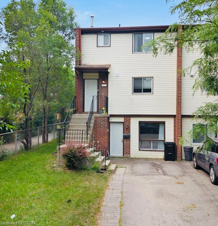 421 Bairstow Crescent Property Photo 1