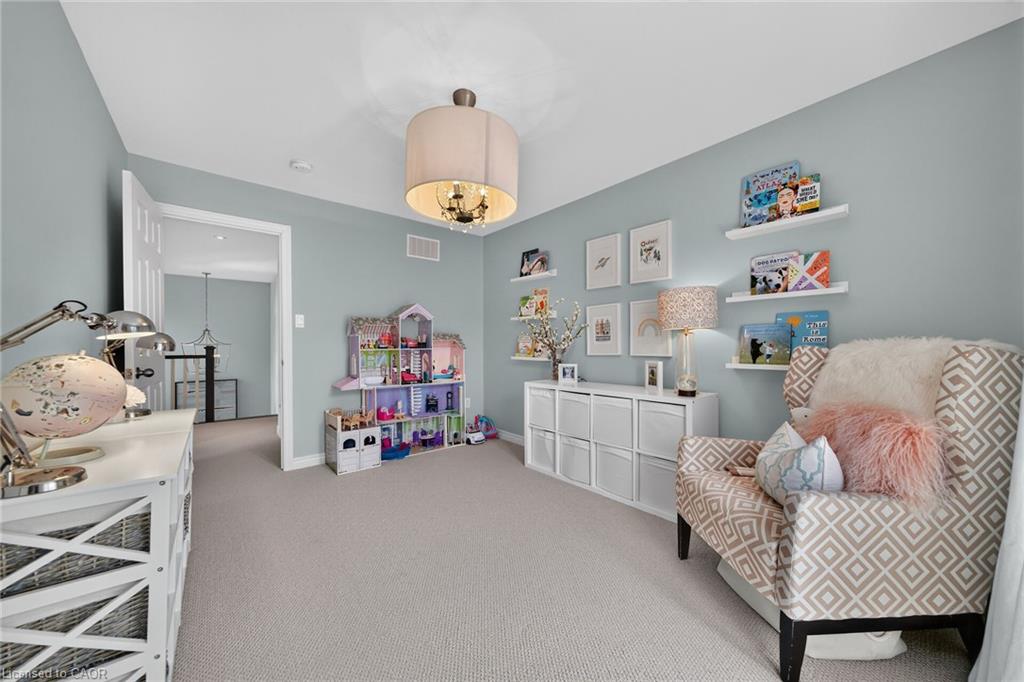 256 Moorland Crescent Property Photo 16