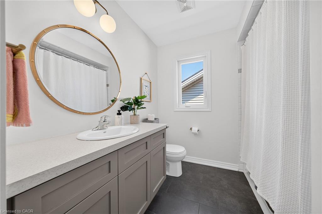256 Moorland Crescent Property Photo 17