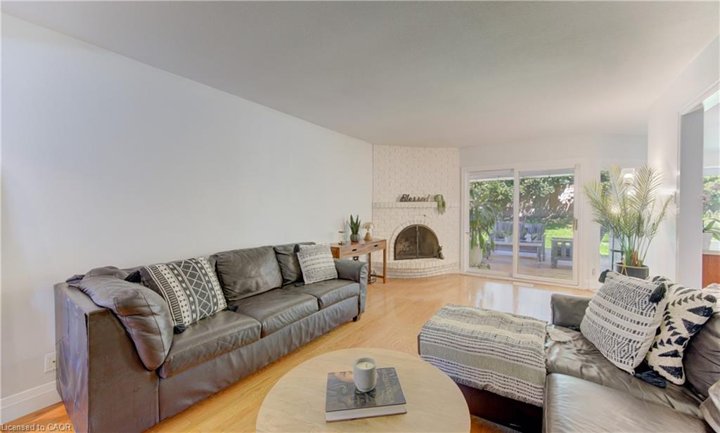 106 Autumn Hill Crescent Property Photo 8
