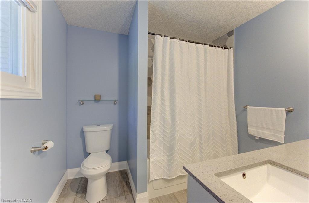 106 Autumn Hill Crescent Property Photo 20