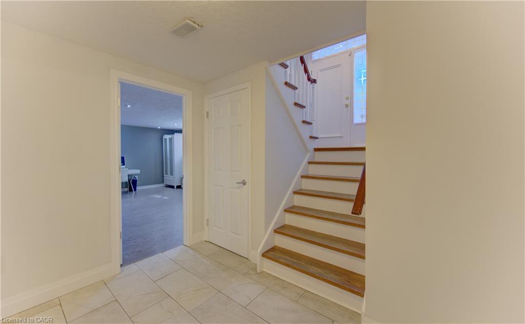 106 Autumn Hill Crescent Property Photo 22
