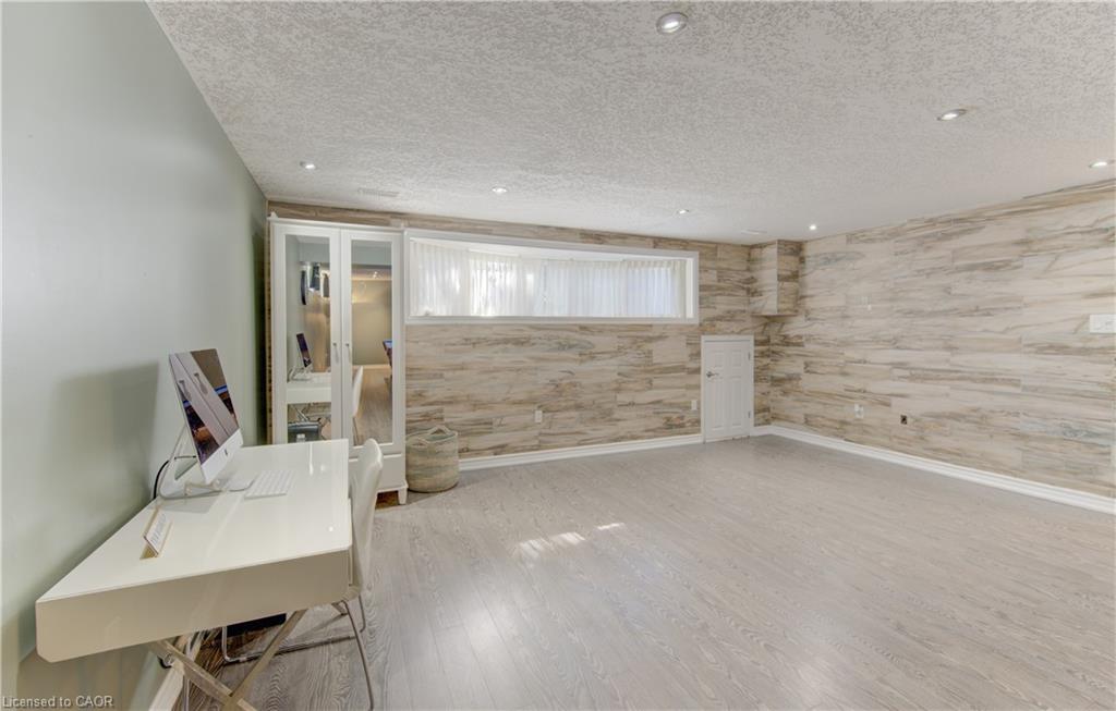 106 Autumn Hill Crescent Property Photo 26