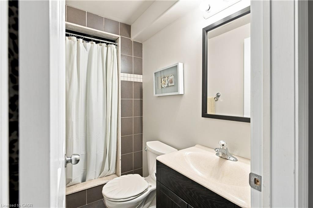6 Country Clair Street Property Photo 35