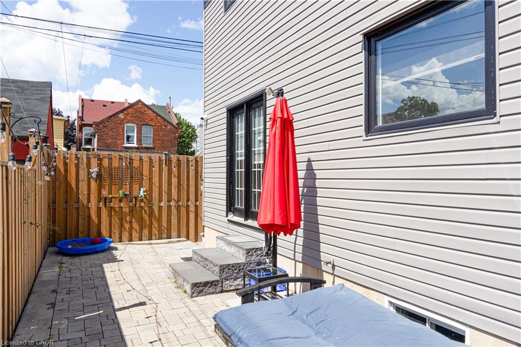 48 Evans Street Property Photo 23