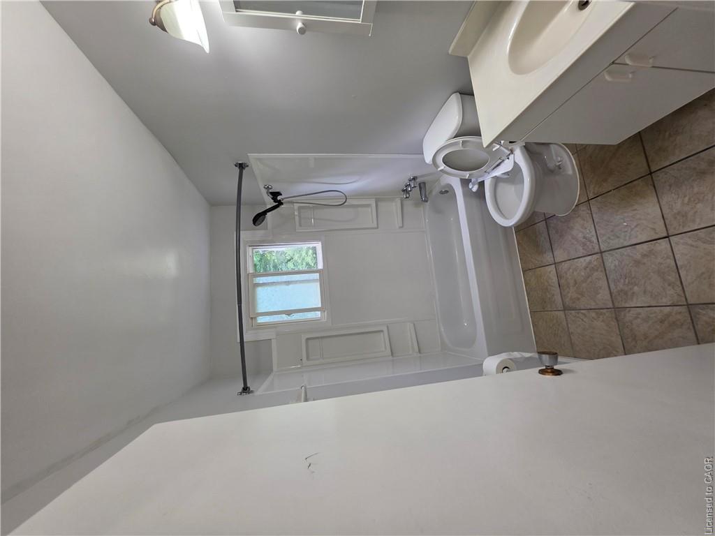 3-362 Grey Street Property Photo 14