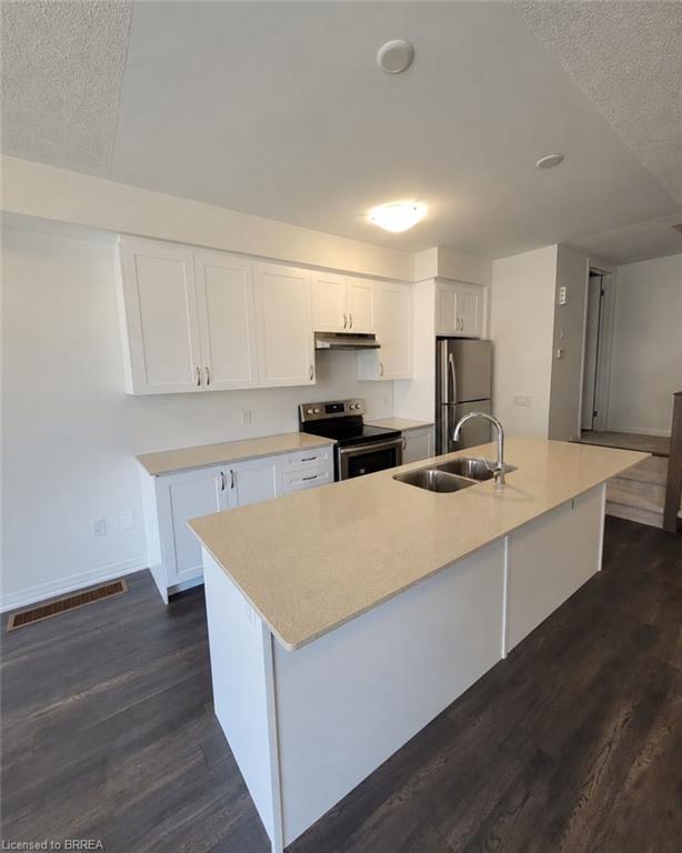 913-585 Colborne Street E Property Photo 6