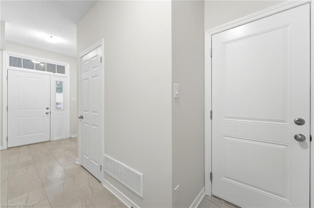 126-677 Park Road N Property Photo 5