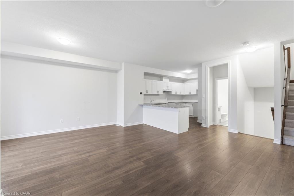 126-677 Park Road N Property Photo 9