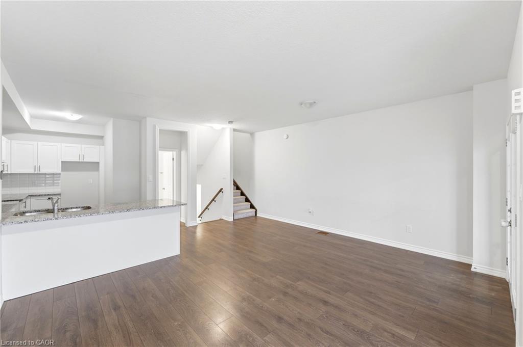 126-677 Park Road N Property Photo 10