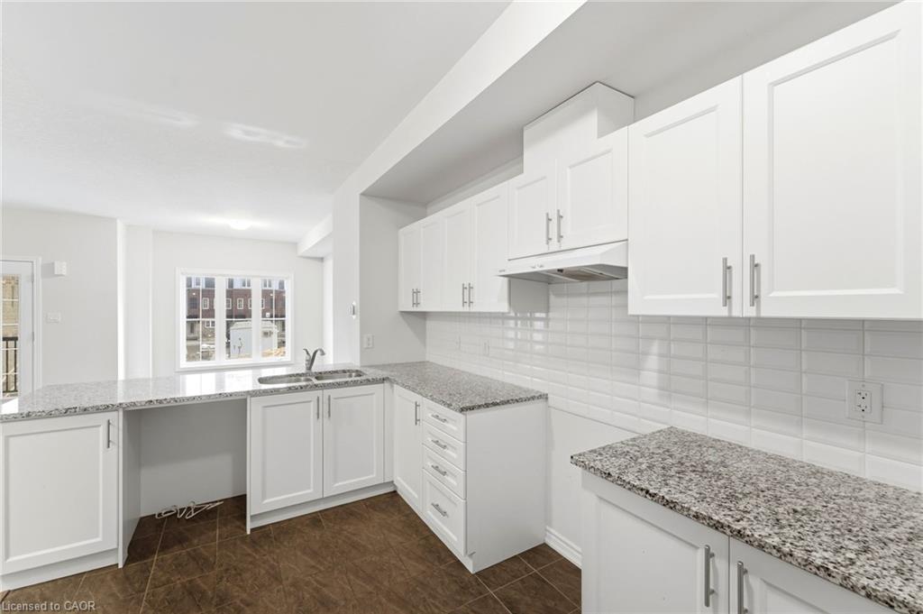 126-677 Park Road N Property Photo 13