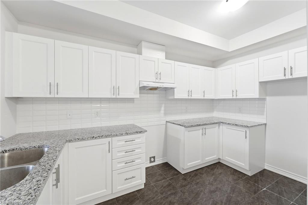 126-677 Park Road N Property Photo 15