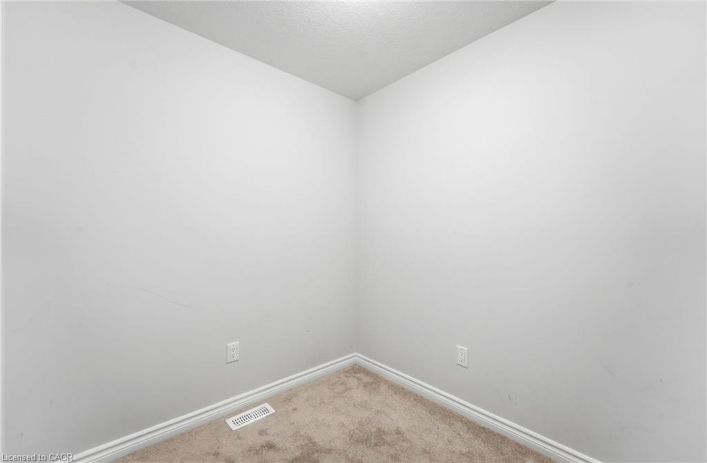 126-677 Park Road N Property Photo 38