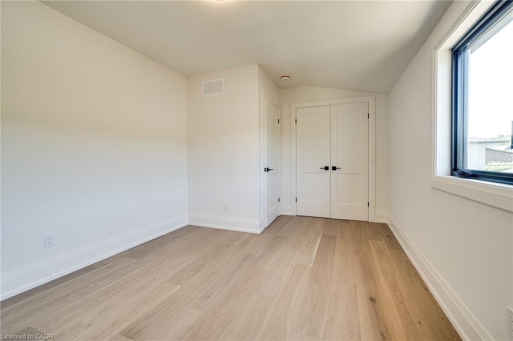 24 Royce Avenue Property Photo 35