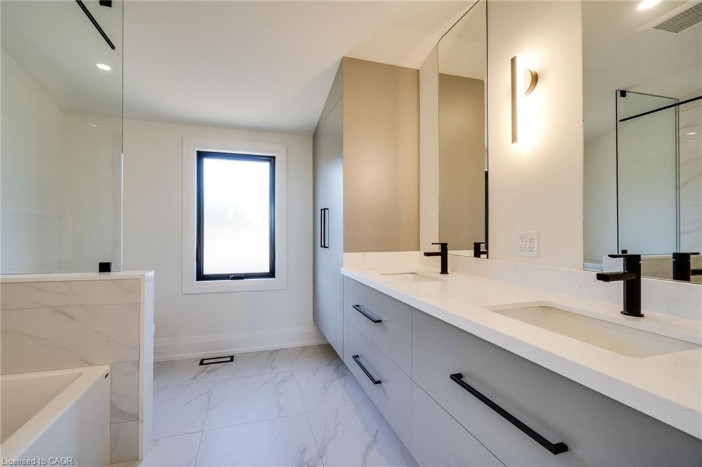 24 Royce Avenue Property Photo 40